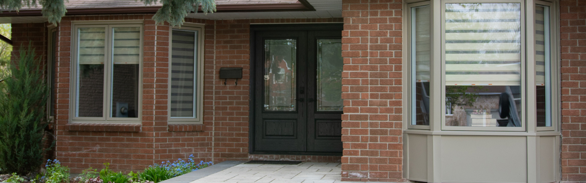 Steel vs fibreglass front entry door